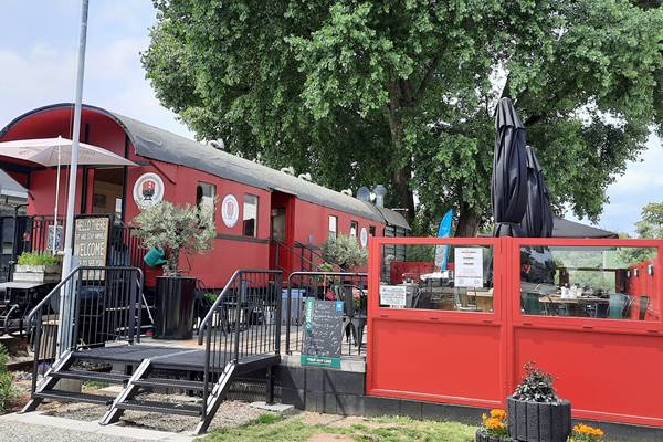 Waggon als kleines Restaurant.